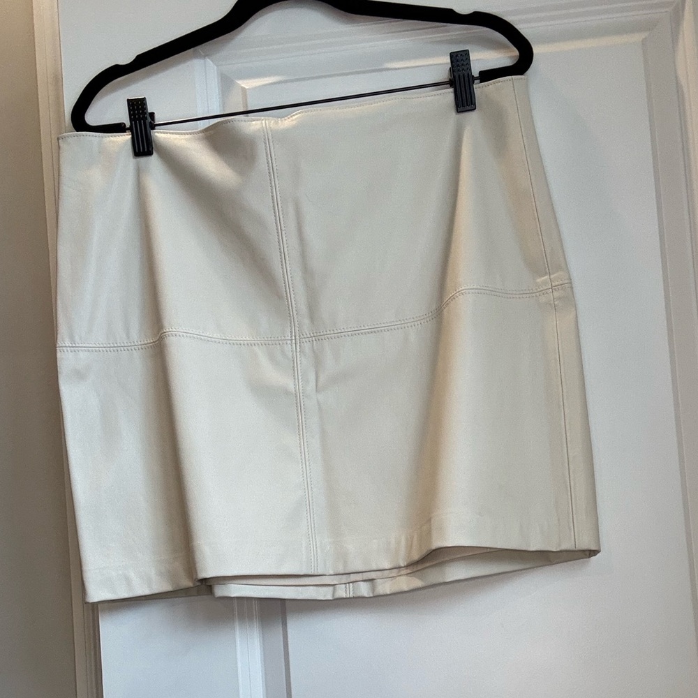 Trina Turk Cream Skirt
